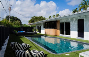 Miami Cozi Villa - Heated Pool & Hot Tub